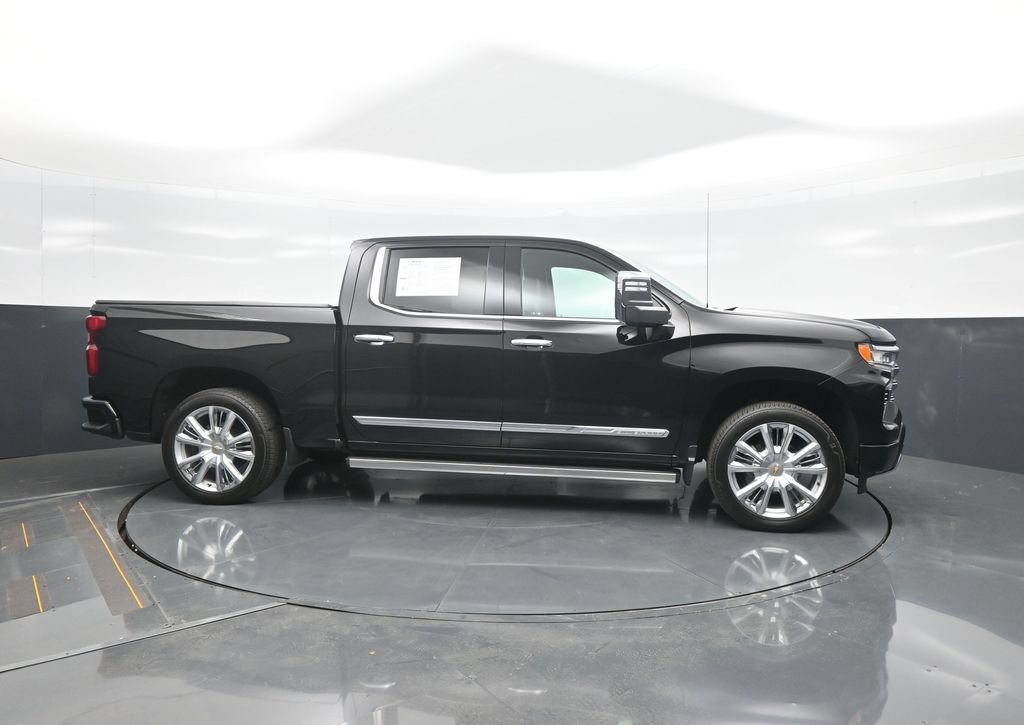 Used 2024 Chevrolet Silverado 1500 High Country w/ High Country Premium Package AWD/4WD image 8