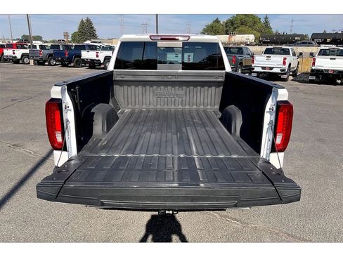 Used 2023 GMC Sierra 1500 SLT w/ SLT Premium Plus Package AWD/4WD image 11