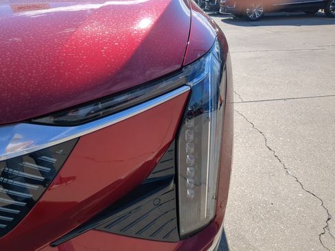 New 2026 Cadillac Optiq Luxury 1 image 9