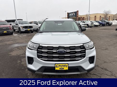 Used 2025 Ford Explorer Active image 4