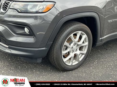Used 2024 Jeep Compass Latitude AWD/4WD image 8