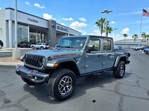 Used 2024 Jeep Gladiator Rubicon w/ Technology Group AWD/4WD image 7