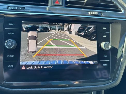 Used 2018 Volkswagen Tiguan SEL image 35