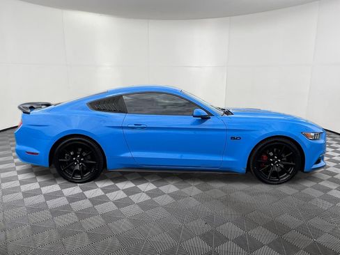 Used 2017 Ford Mustang GT w/ Black Accent Package RWD image 7