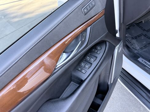 Used 2018 Cadillac Escalade Premium Luxury image 26