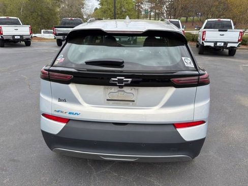 Used 2023 Chevrolet Bolt EUV LT w/ Convenience Package image 14