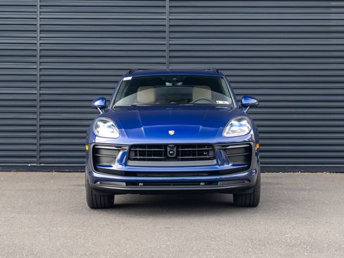 Certified 2026 Porsche Macan AWD/4WD image 11