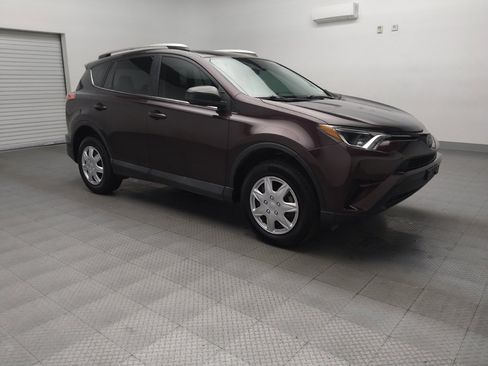 Used 2018 Toyota RAV4 LE image 13