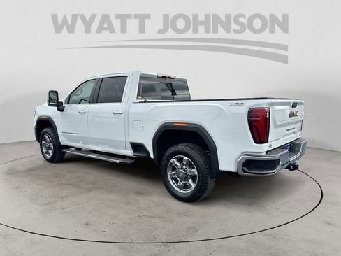 Used 2025 GMC Sierra 2500 SLT image 3