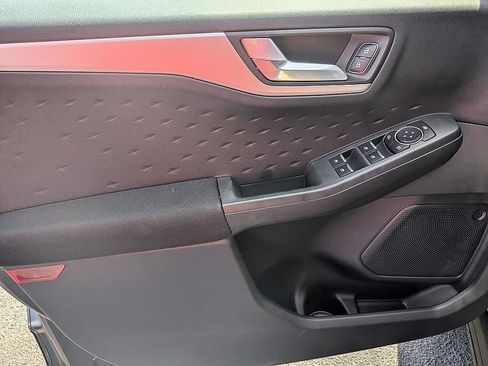 Used 2020 Ford Escape SE FWD image 13