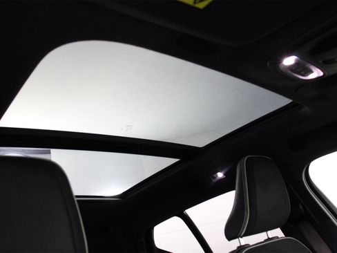 Used 2021 Volvo XC40 T5 R-Design w/ Protection Package Premier image 23