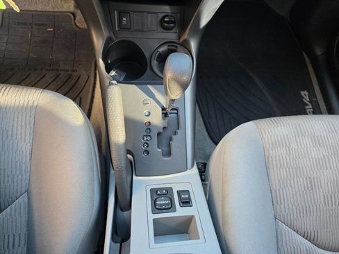 Used 2011 Toyota RAV4 4WD image 12