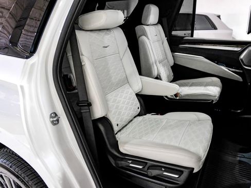 Used 2025 Cadillac Escalade Sport Platinum w/ LPO, Floor Liner Package image 36