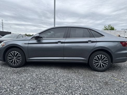 Used 2019 Volkswagen Jetta SEL w/ Cold Weather Package FWD image 4