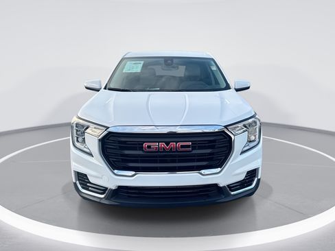 Used 2024 GMC Terrain SLE FWD image 9