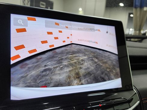 Used 2025 Jeep Compass Trailhawk image 2