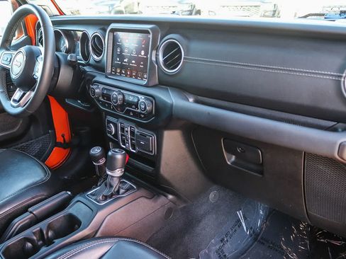 Used 2023 Jeep Wrangler Unlimited Sahara AWD/4WD image 16