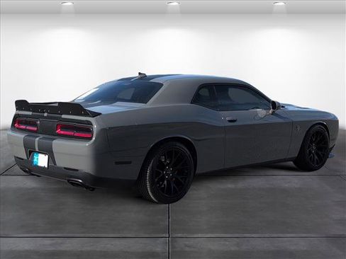 Used 2017 Dodge Challenger SRT Hellcat image 5