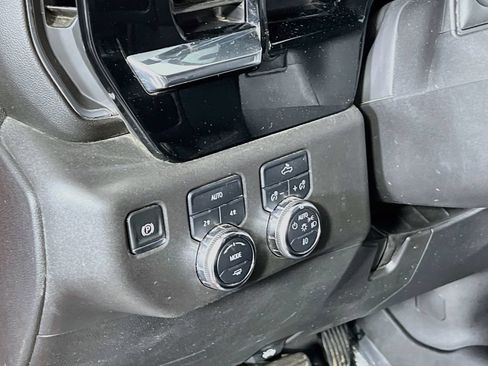 Certified 2025 GMC Sierra 1500 Elevation AWD/4WD image 9