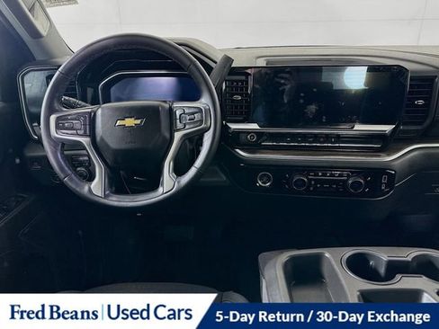 Used 2022 Chevrolet Silverado 1500 LT image 24
