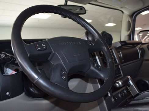 Used 2003 HUMMER H2 w/ Preferred Equipment Group AWD/4WD image 37