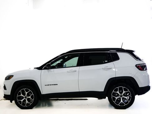 Used 2025 Jeep Compass Limited AWD/4WD image 8