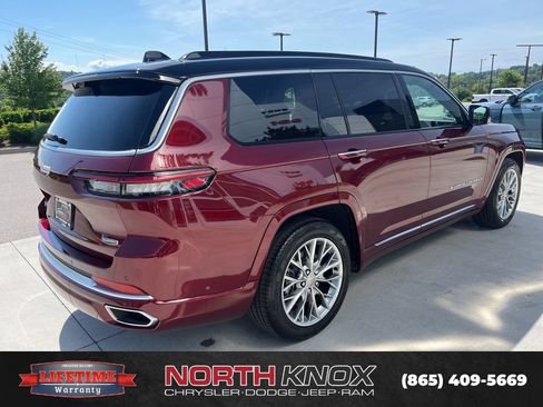 Used 2025 Jeep Grand Cherokee L Summit w/ Advanced Protech Group IV AWD/4WD image 22