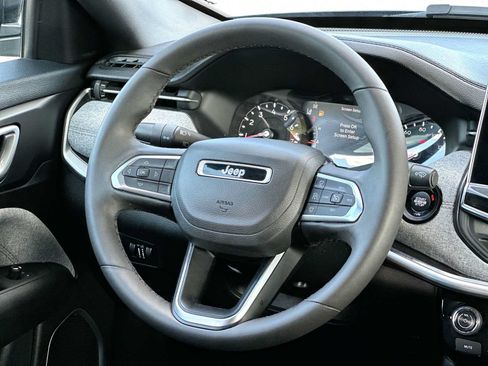 Used 2023 Jeep Compass Latitude w/ Sun and Sound Group AWD/4WD image 27
