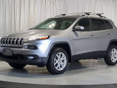 Used 2016 Jeep Cherokee Latitude w/ Comfort/Convenience Group AWD/4WD image 5