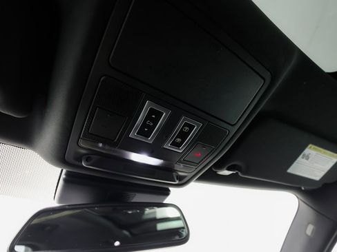 Used 2017 Jaguar F-PACE S image 38