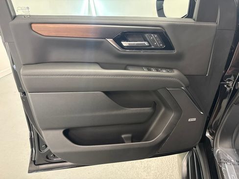 New 2026 GMC Yukon XL Denali w/ LPO, Floor Liner Package RWD image 11