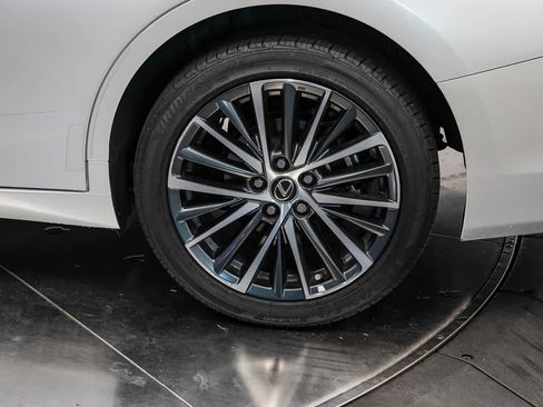 Used 2024 Lexus ES 250 w/ Premium Package AWD/4WD image 10