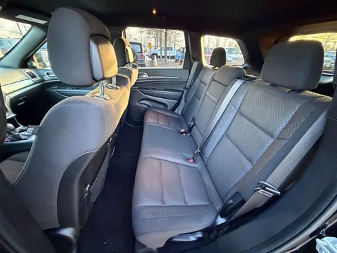 Certified 2021 Jeep Grand Cherokee Laredo image 18