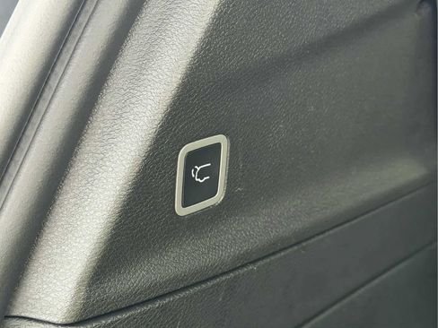 Used 2025 Chrysler Pacifica Select FWD image 21