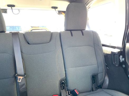 Used 2025 Jeep Wrangler Sport S image 36