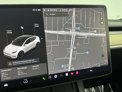 Used 2021 Tesla Model Y Long Range image 14