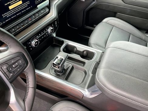 Used 2024 GMC Sierra 1500 SLT AWD/4WD image 15