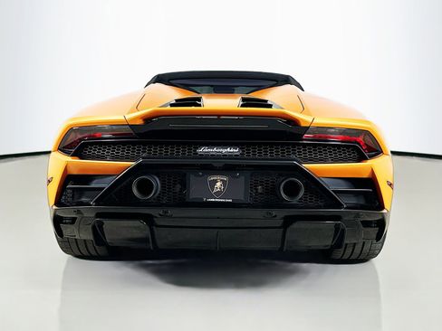 Used 2021 Lamborghini Huracan EVO RWD image 6
