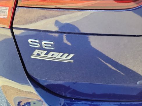 Certified 2022 Volkswagen Tiguan SE image 14