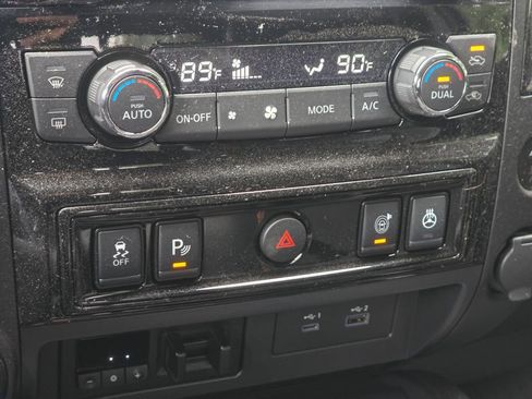 Used 2023 Nissan Titan PRO-4X w/ Pro-4x Convenience Package image 41