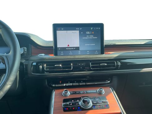 Used 2024 Lincoln Aviator Reserve w/ Elements Package Plus AWD/4WD image 11