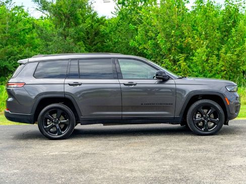 Used 2023 Jeep Grand Cherokee L Laredo AWD/4WD image 6