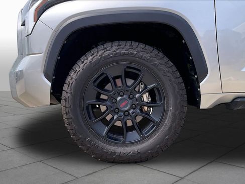 Used 2022 Toyota Tundra SR5 AWD/4WD image 10