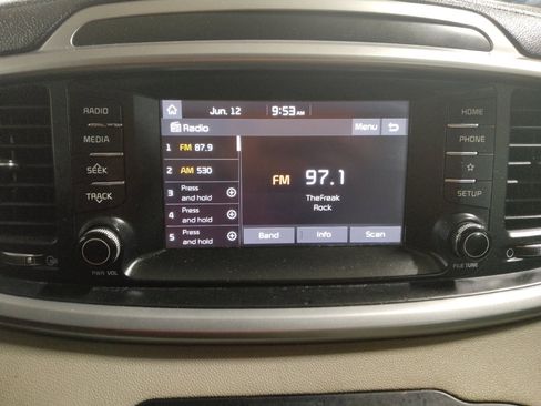 Used 2019 Kia Sorento AWD image 25