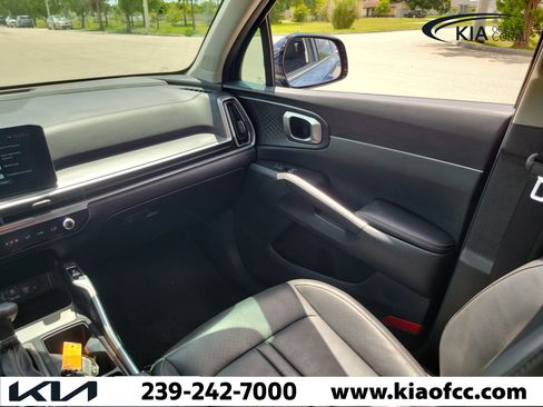 Certified 2024 Kia Sorento S FWD image 17
