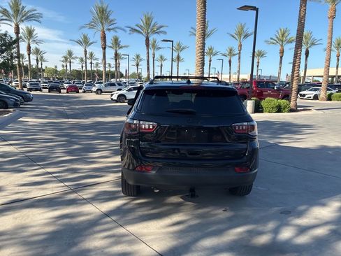 Used 2023 Jeep Compass Latitude AWD/4WD image 7
