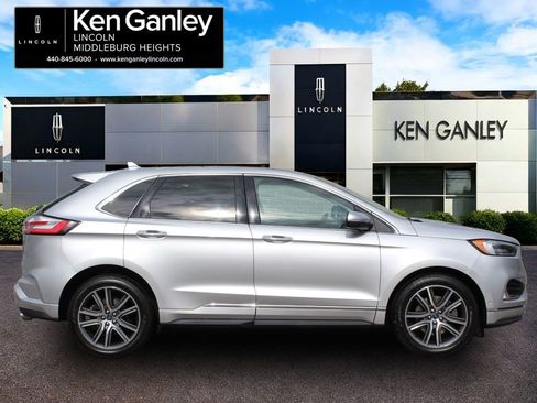 Used 2019 Ford Edge Titanium w/ Equipment Group 301A image 7