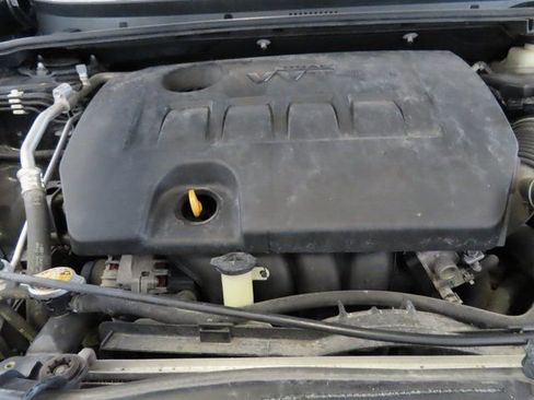 Used 2017 Toyota Corolla LE image 28