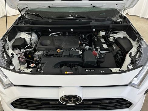 Used 2022 Toyota RAV4 XLE w/ Convenience Package image 24