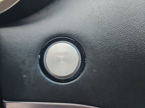 Used 2018 Kia Stinger GT2 image 32